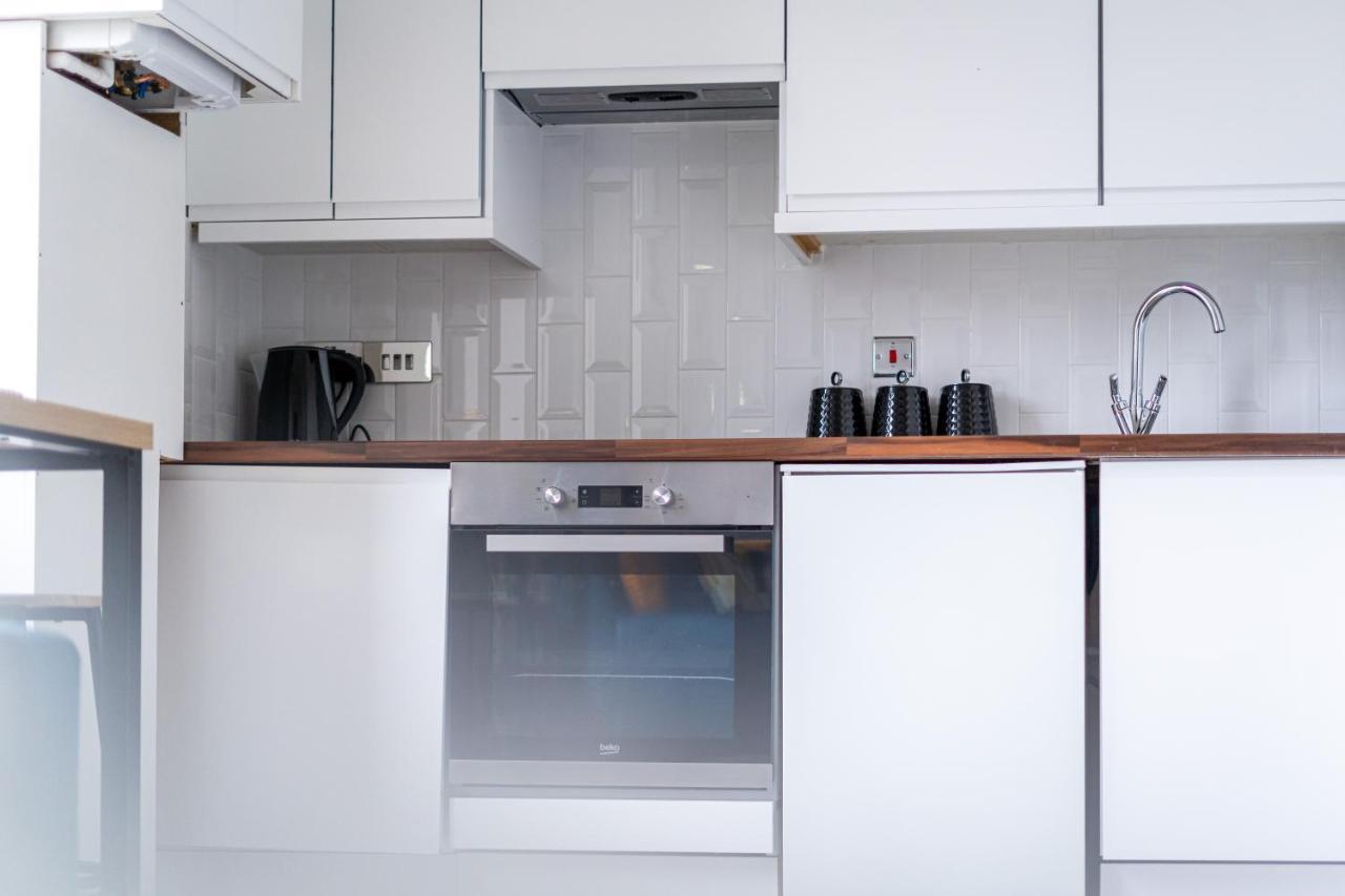Cheerful 2 Bedroom Homely Apartment, Sleeps 6 Guest Comfy, 3X Double Bed, Parking, Free Wifi, Suitable For Business, Leisure Guest,Glasgow, Glasgow West End, Near City Centre Exterior foto